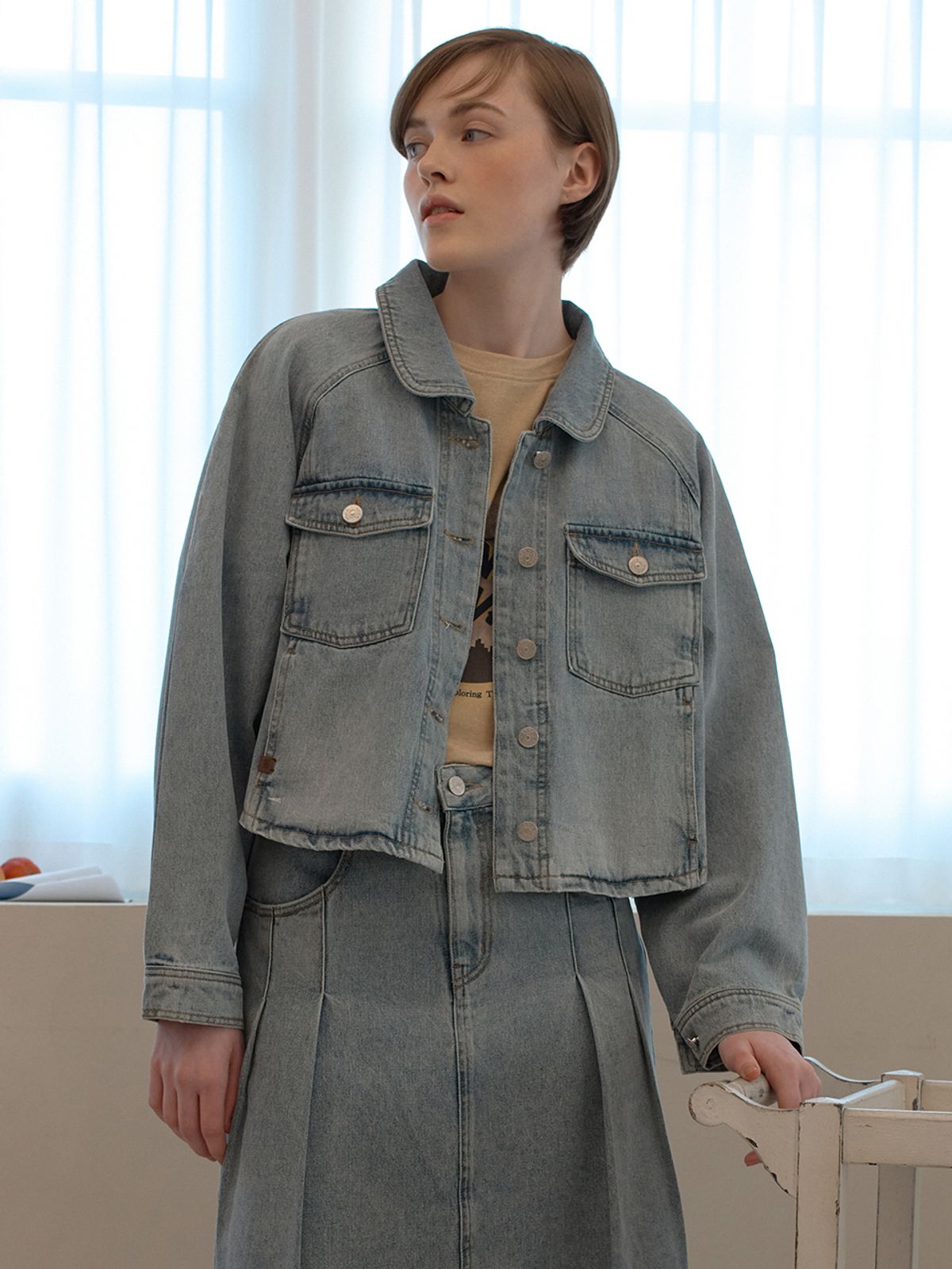 오더먼트 바이 보카바카(OTHEMENT BY VOCAVACA) Denim Crop Shirt Jacket VC2433JK301M