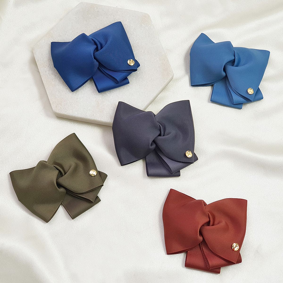 베스티(BESTY) 윈디 리본 헤어 커프 (Windy Ribbon Hair Cuff)