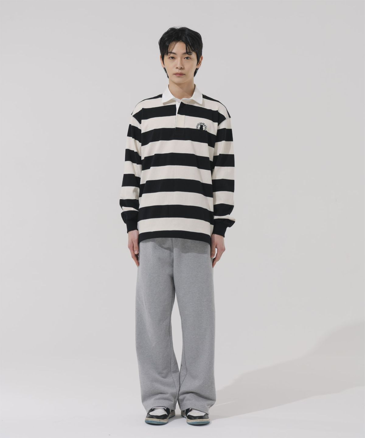 바쥬비쥬(BAJOO BIJOO) CIRCLE EMBROIDERY OVER-FIT RUGBY SHIRT [BLACK]