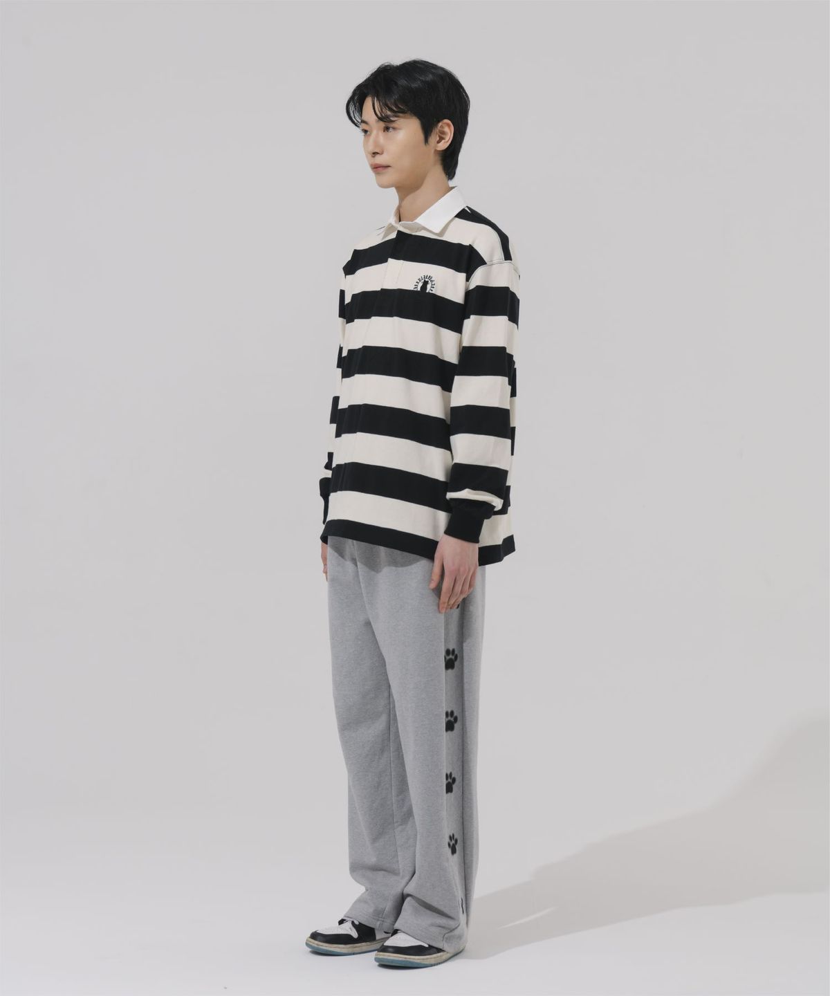 바쥬비쥬(BAJOO BIJOO) CIRCLE EMBROIDERY OVER-FIT RUGBY SHIRT [BLACK]