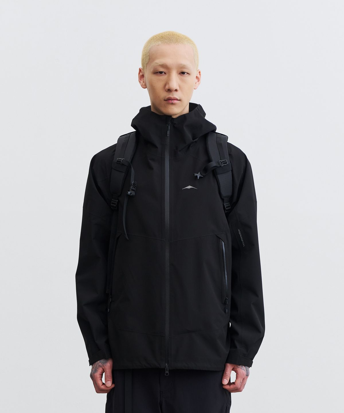 고요웨어(GOYOWEAR) 2.5L 에센셜 쉘 자켓 (블랙)