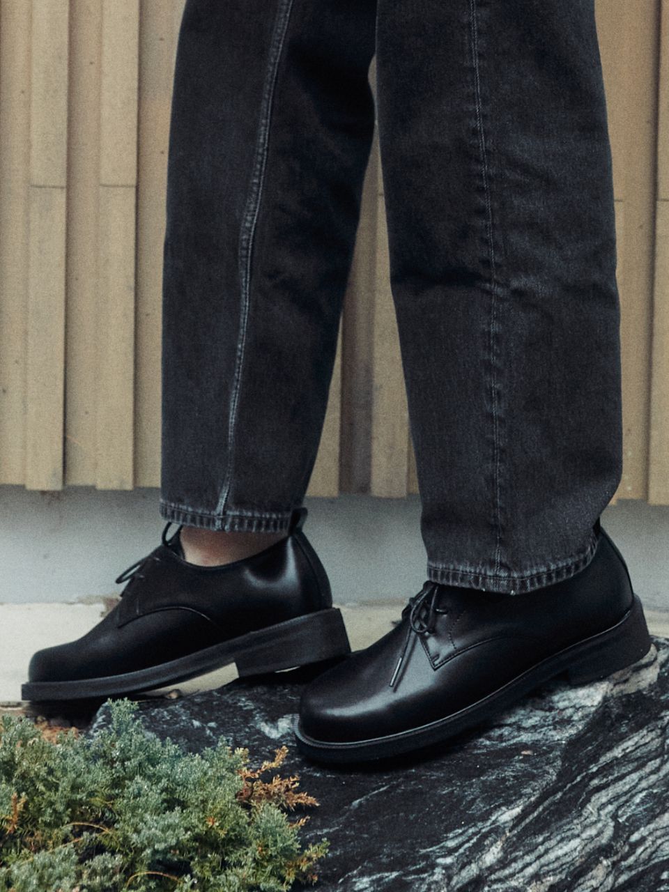 ◆KOMOREBI MUSEUM◆ Handmade glossy slim toe derby shoes KM2 WoodchuckSato Unisex Black Leather Tabi Lace-Up Derby Shoes