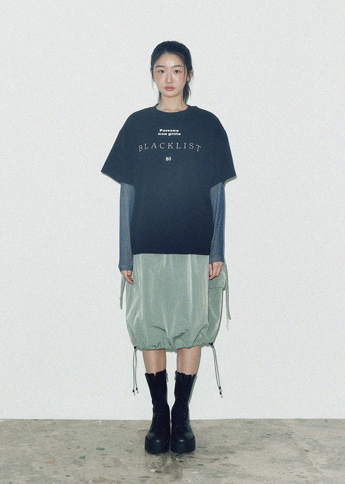 쿠키시(KOOKEESEE) 블랙리스트 레터링 반팔 티셔츠 (블랙)