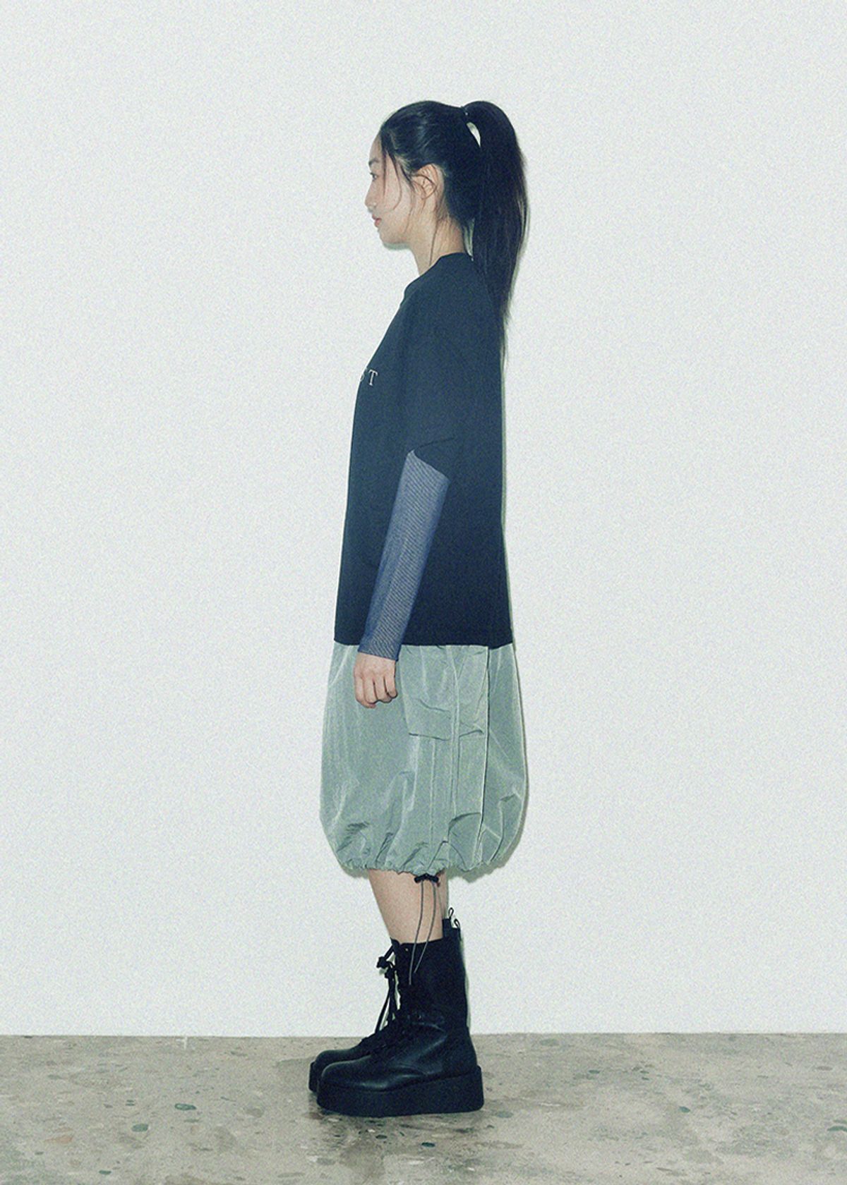 쿠키시(KOOKEESEE) 블랙리스트 레터링 반팔 티셔츠 (블랙)