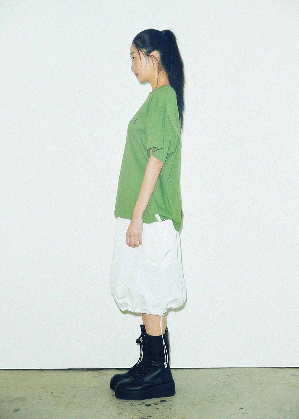 쿠키시(KOOKEESEE) 블랙리스트 레터링 반팔 티셔츠 (그린)