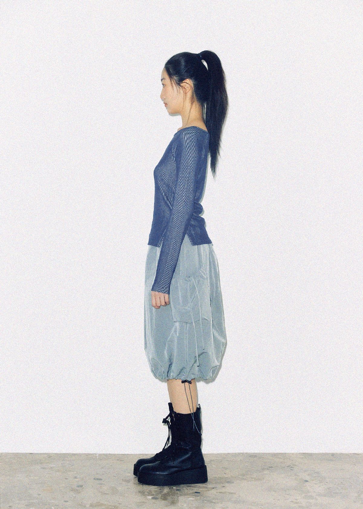 쿠키시(KOOKEESEE) 립스탑 스트링 나일론 스커트 (실버 그레이)