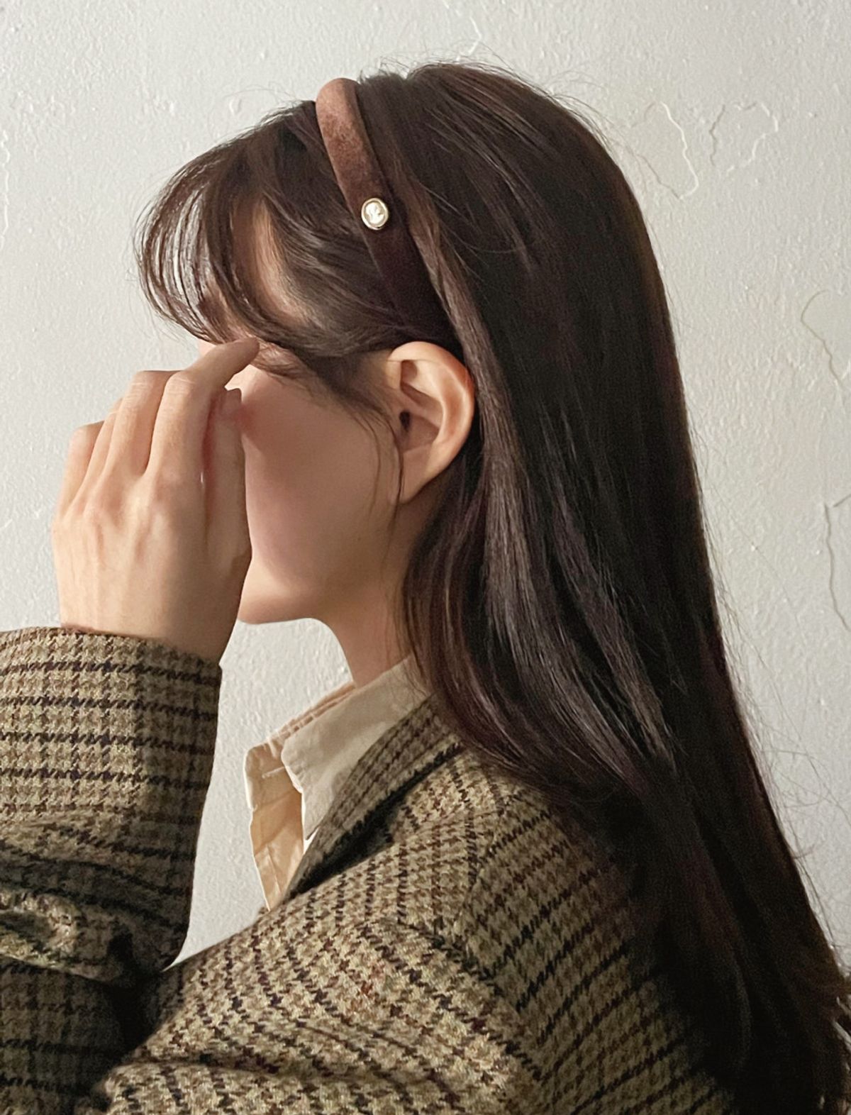 오에이알(OAR) 빈티지 무드 카메오 벨벳 슬림 헤어밴드 [브라운]