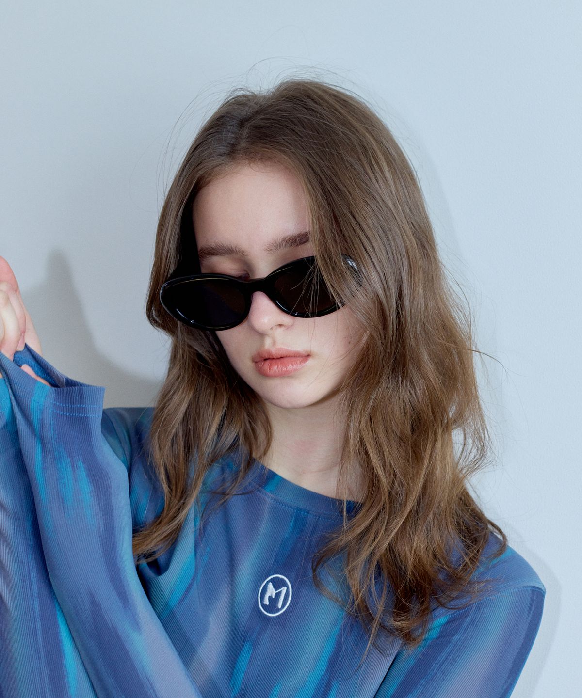 마롯(MARROT) SYMBOL WAVE CROP T-SHIRT_BLUE