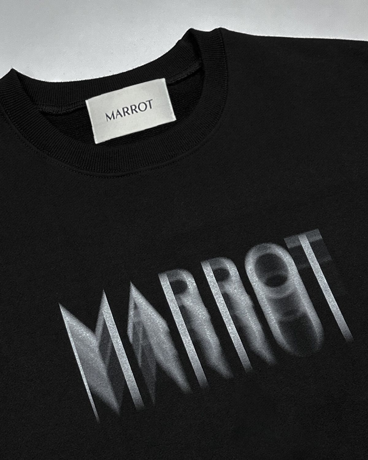마롯(MARROT) 파이핑 스웻셔츠_블랙