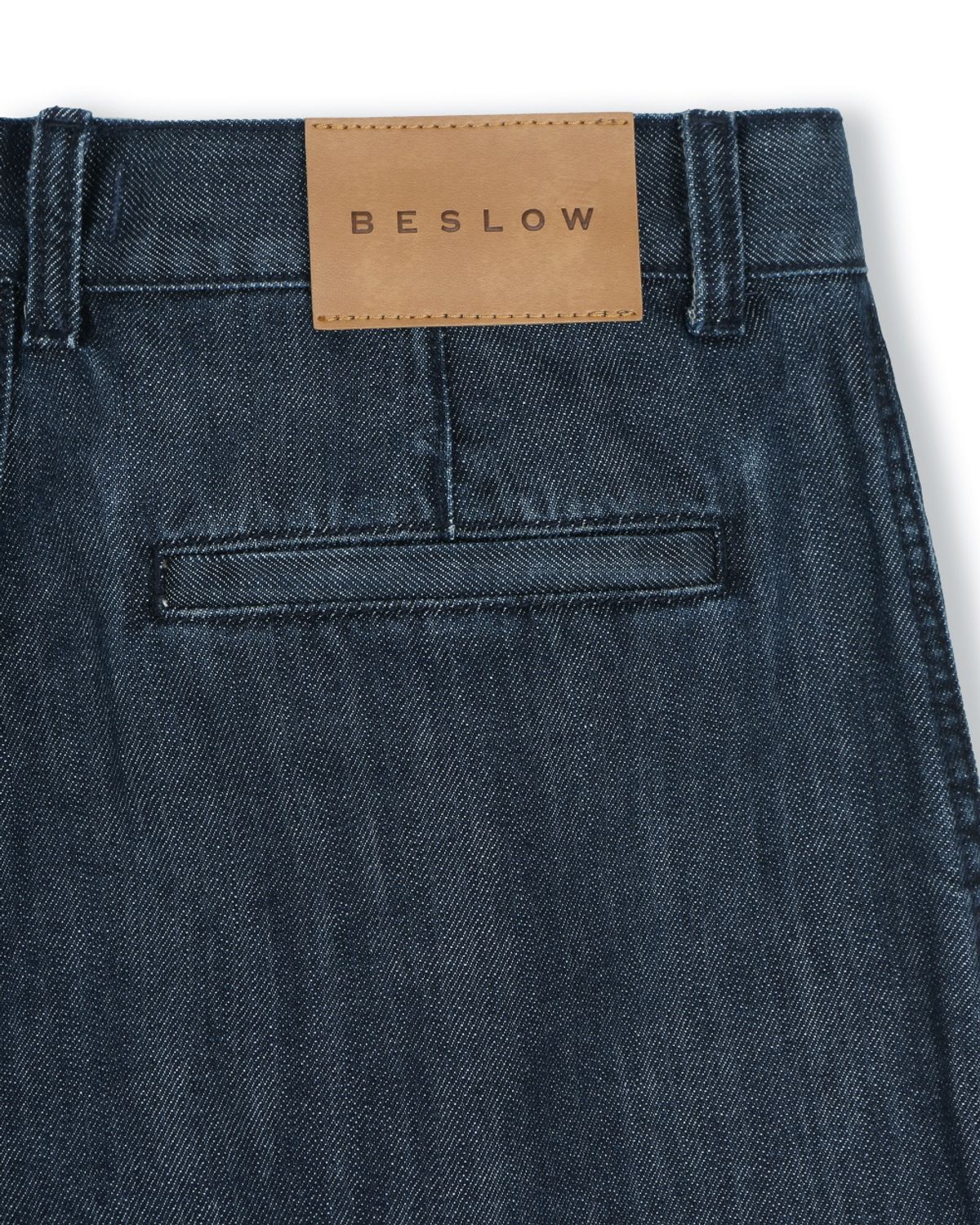 비슬로우(BESLOW) ONE TUCK CURVED JEAN SLUB INDIGO
