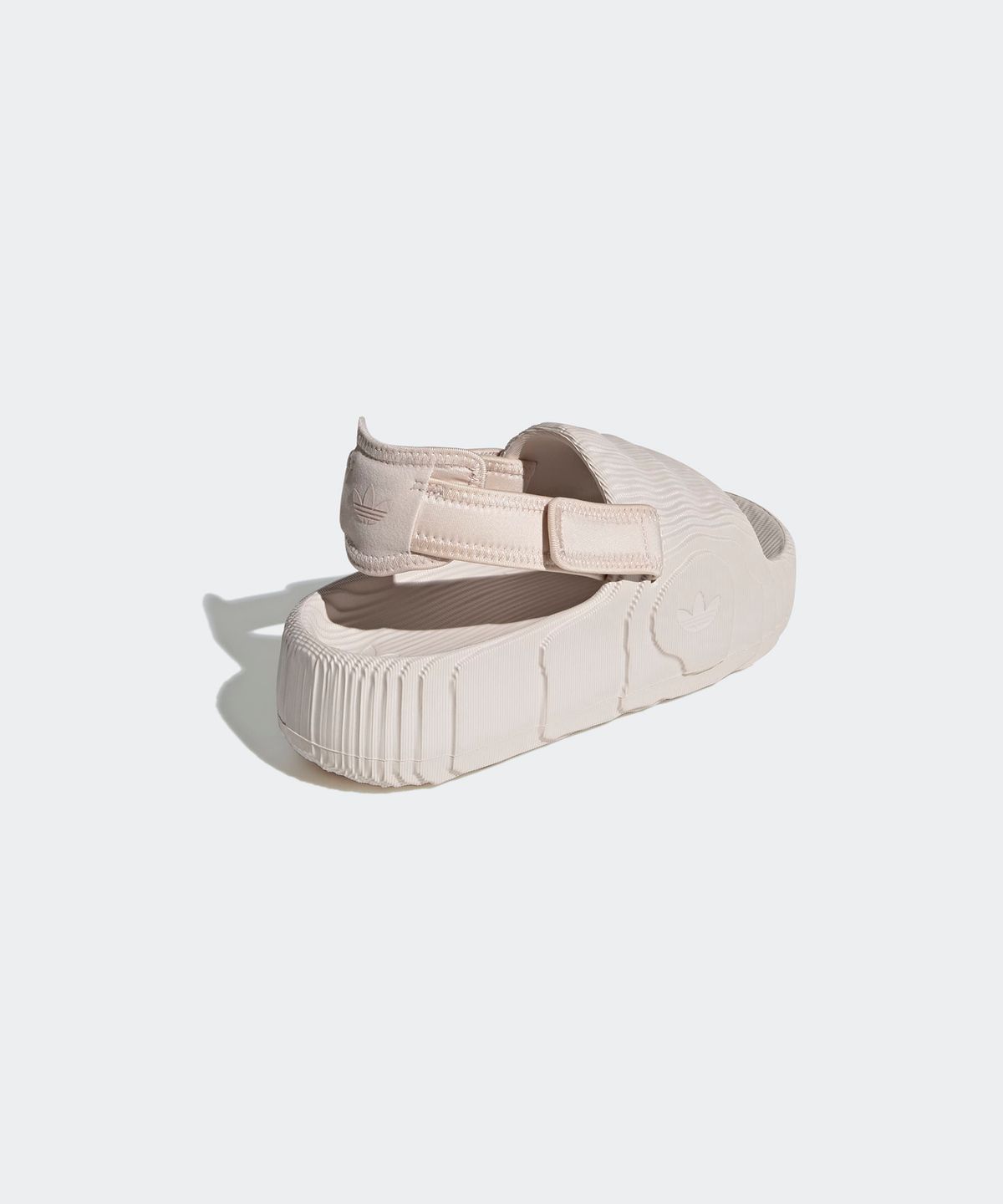 아디다스(ADIDAS) 아딜렛 22 XLG - 베이지 / IE5651
