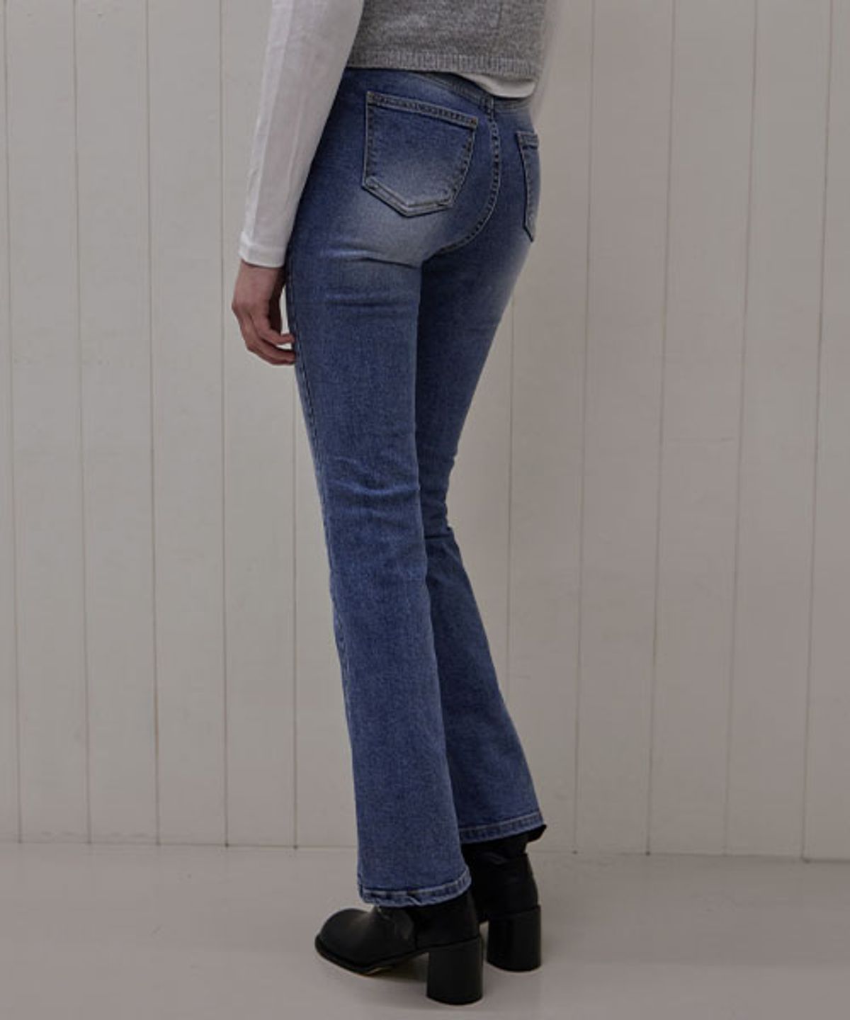 헤인트(HAINT) SANDED LONG BOOTCUT DENIM PANTS