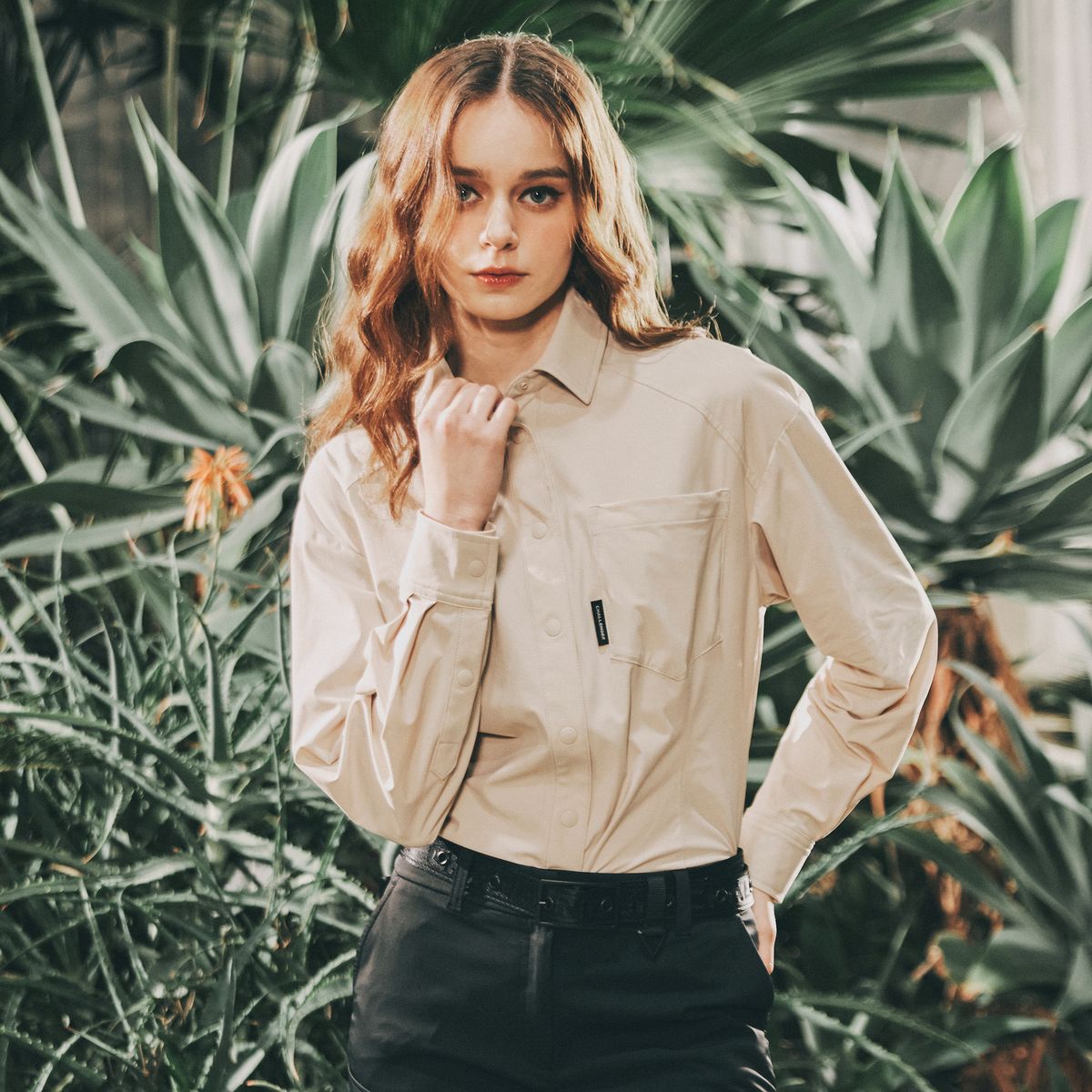 챌린저(CHALLENGER) 쿨링스판 드롭어깨 여성 풀오픈 셔츠형 긴팔티셔츠 라이트베이지