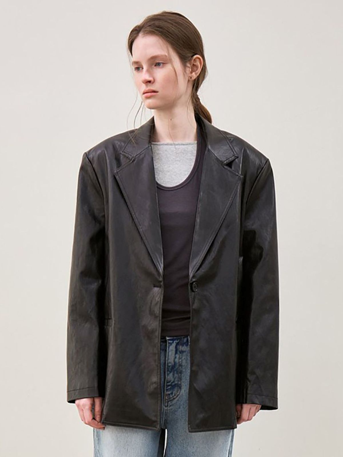 르(LE) faux leather over-fit blazer (black)