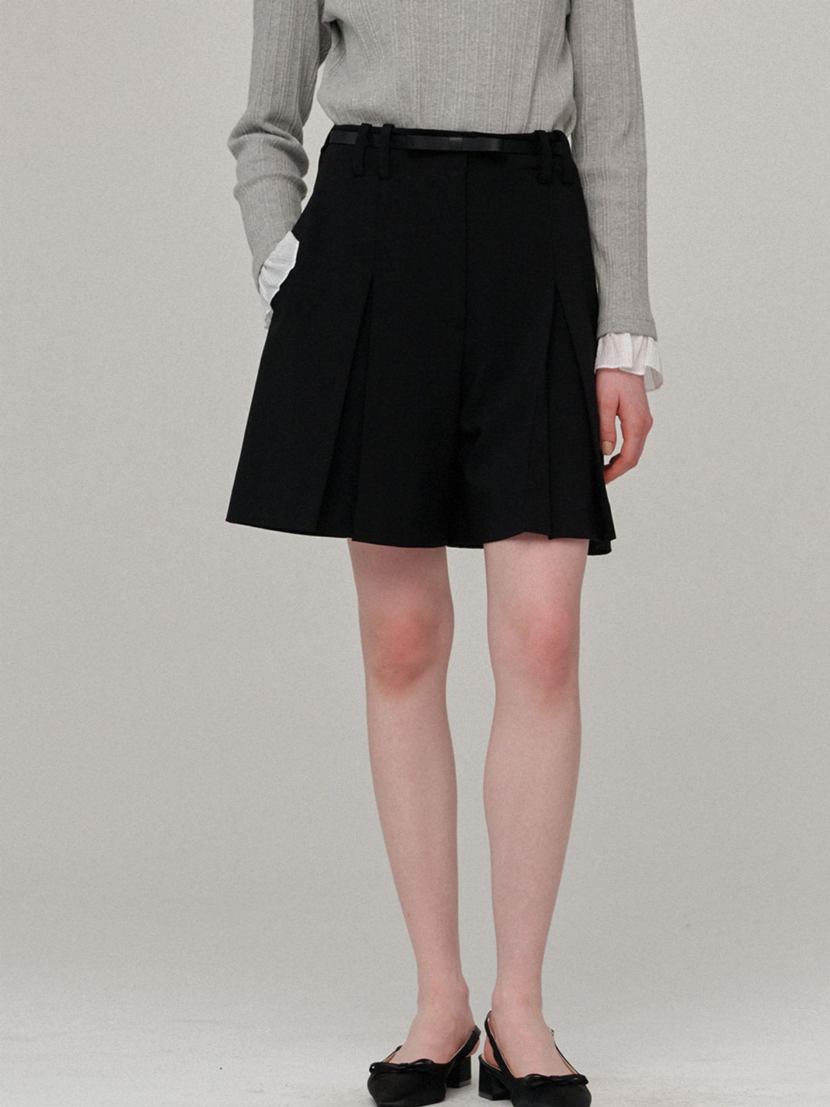 비뮤즈맨션(BEMUSE MANSION) Jane pleats skirt pants - Black