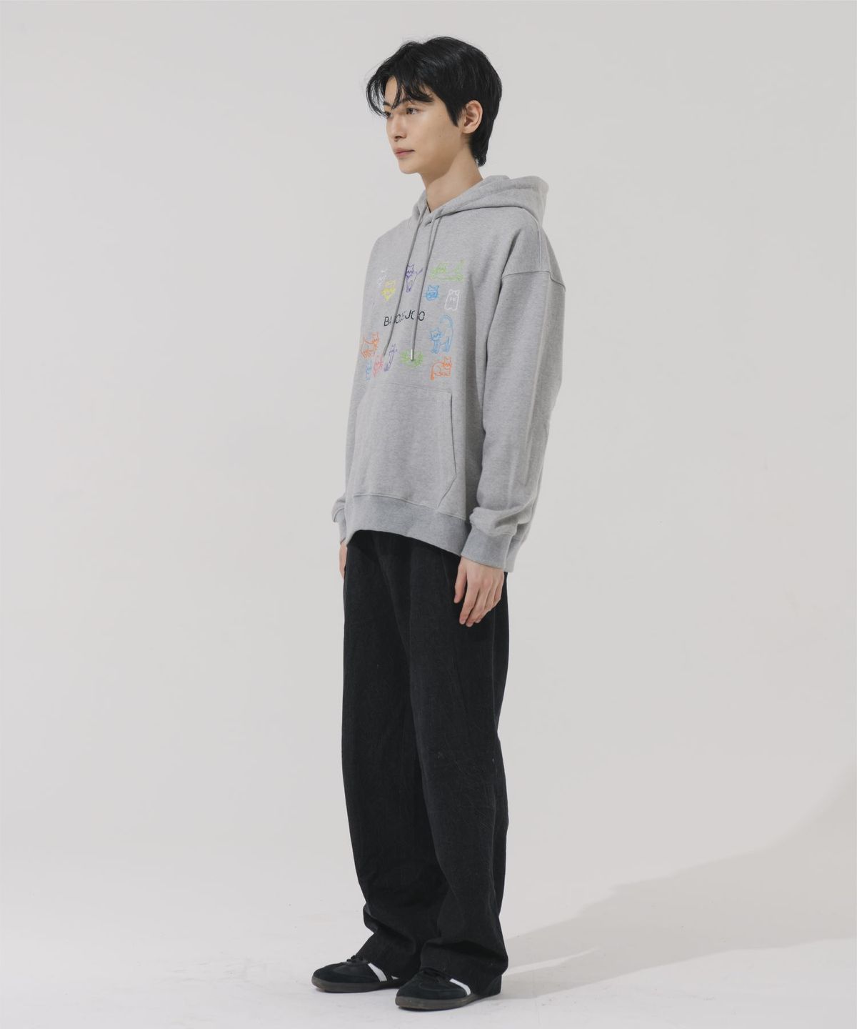 바쥬비쥬(BAJOO BIJOO) COLORFUL CAT EMBROIDERY OVER-FIT HOODIE [GREY]