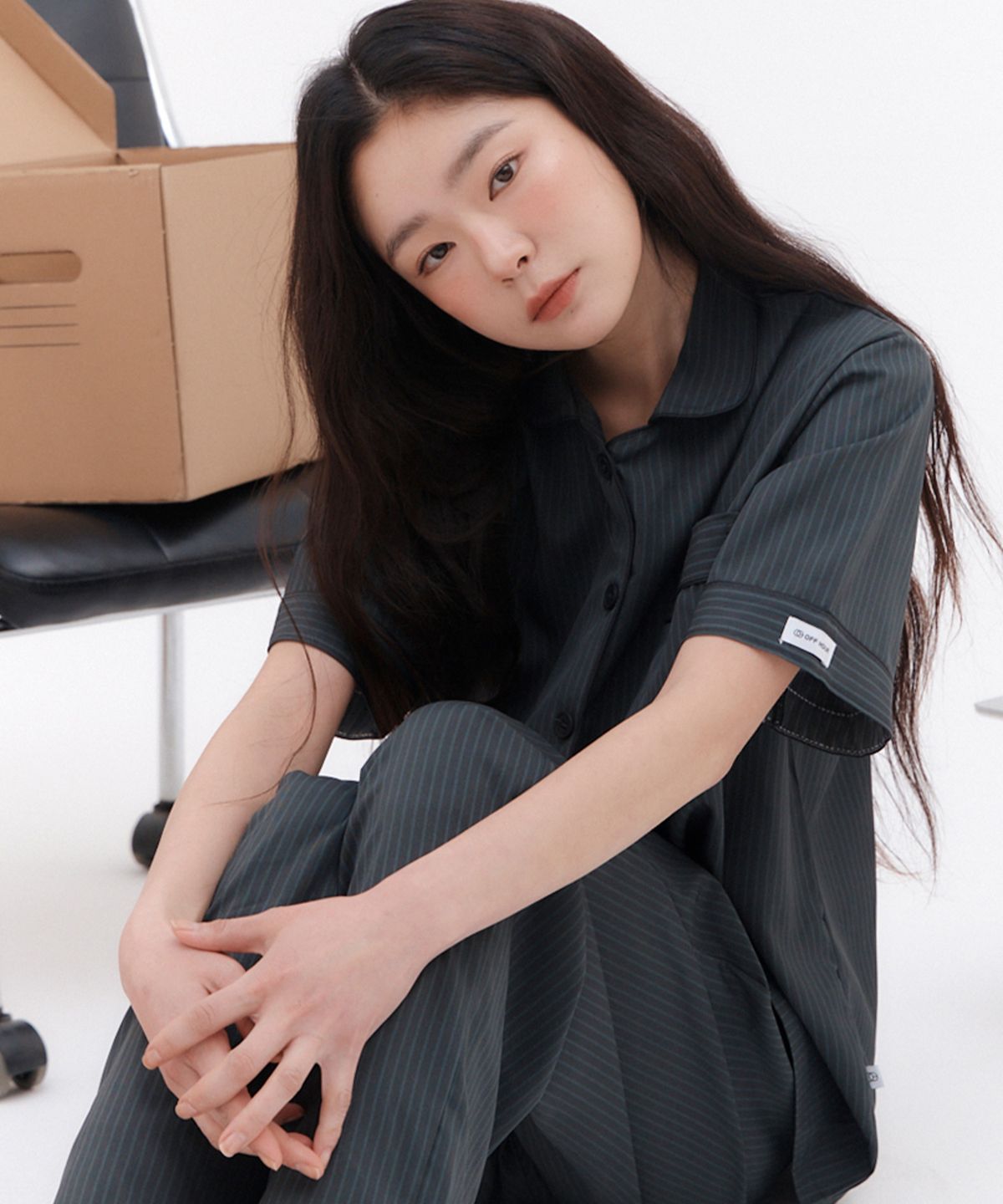 오프아워(OFFHOUR) 시크 스트라이프 반팔 긴바지 잠옷 세트