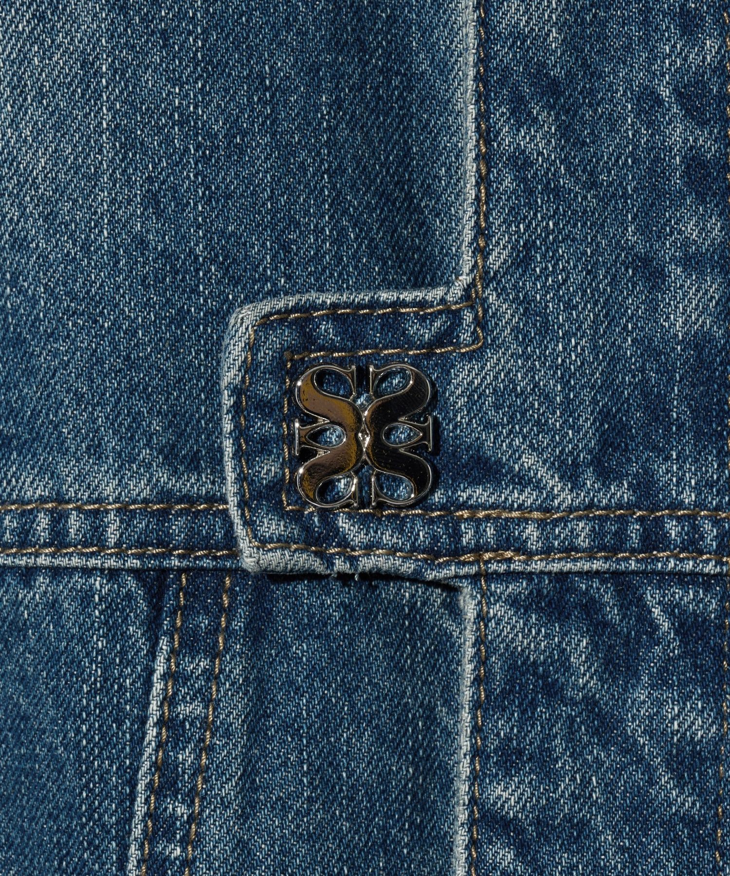 MUSINSA公式 | SATUR Symbol Brooch Denim Trucker Jacket Light