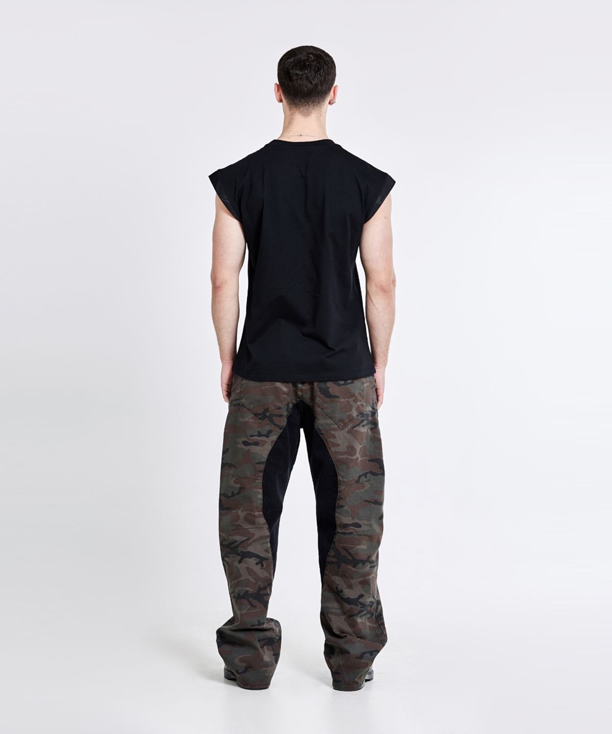 51퍼센트(51PERCENT) Curve Sleeveless - Black