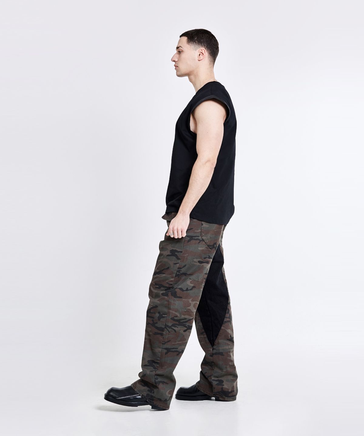 51퍼센트(51PERCENT) Curve Sleeveless - Black
