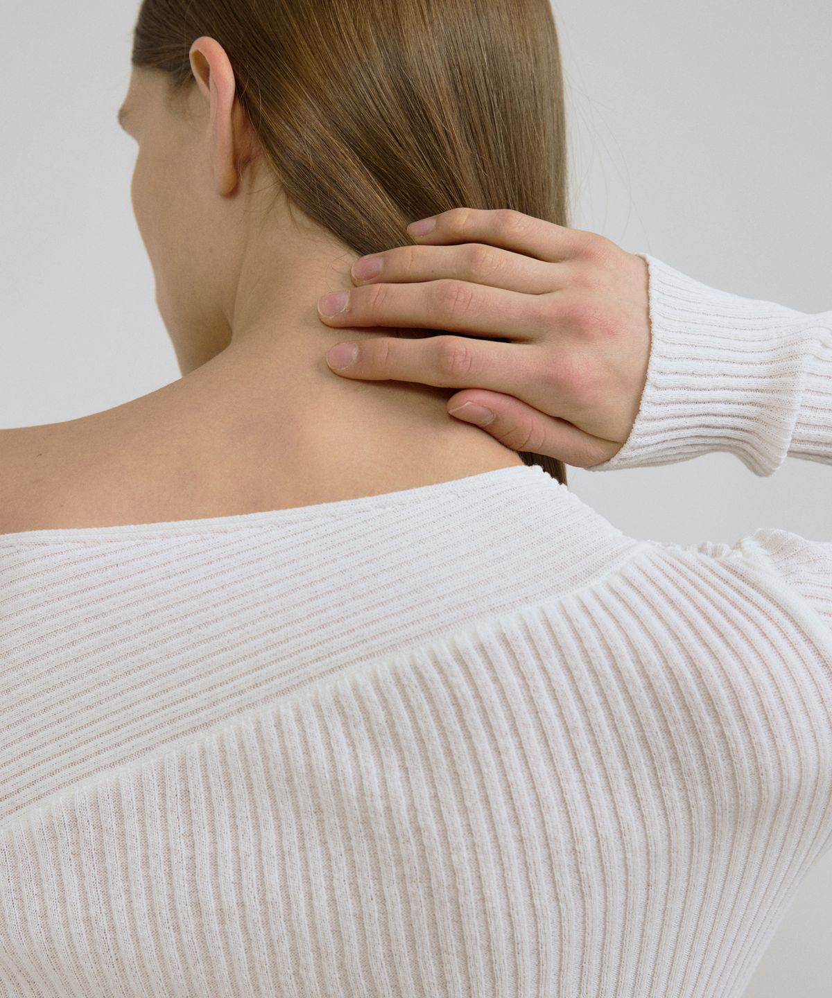 오떼뜨(OCTETTE) ONE SHOULDER KNIT_2COLOR