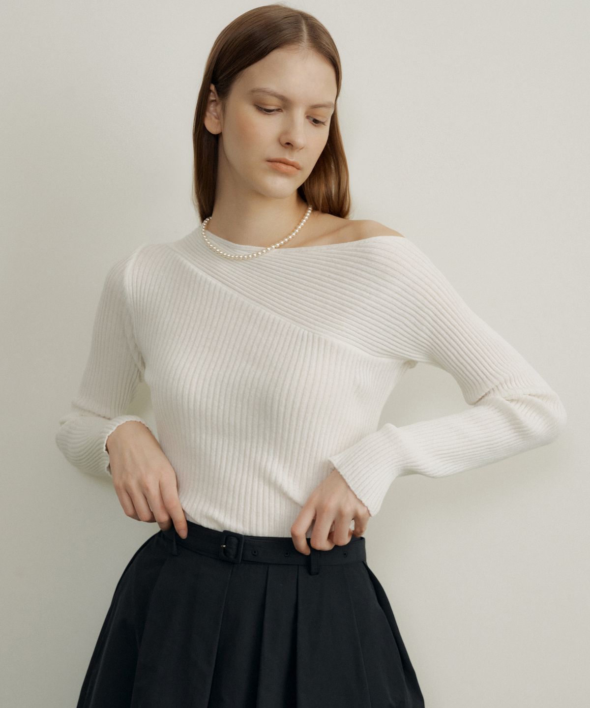 오떼뜨(OCTETTE) ONE SHOULDER KNIT_2COLOR