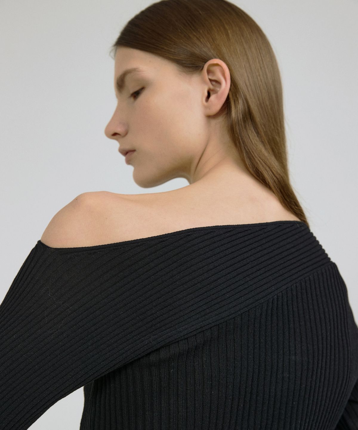 오떼뜨(OCTETTE) ONE SHOULDER KNIT_2COLOR