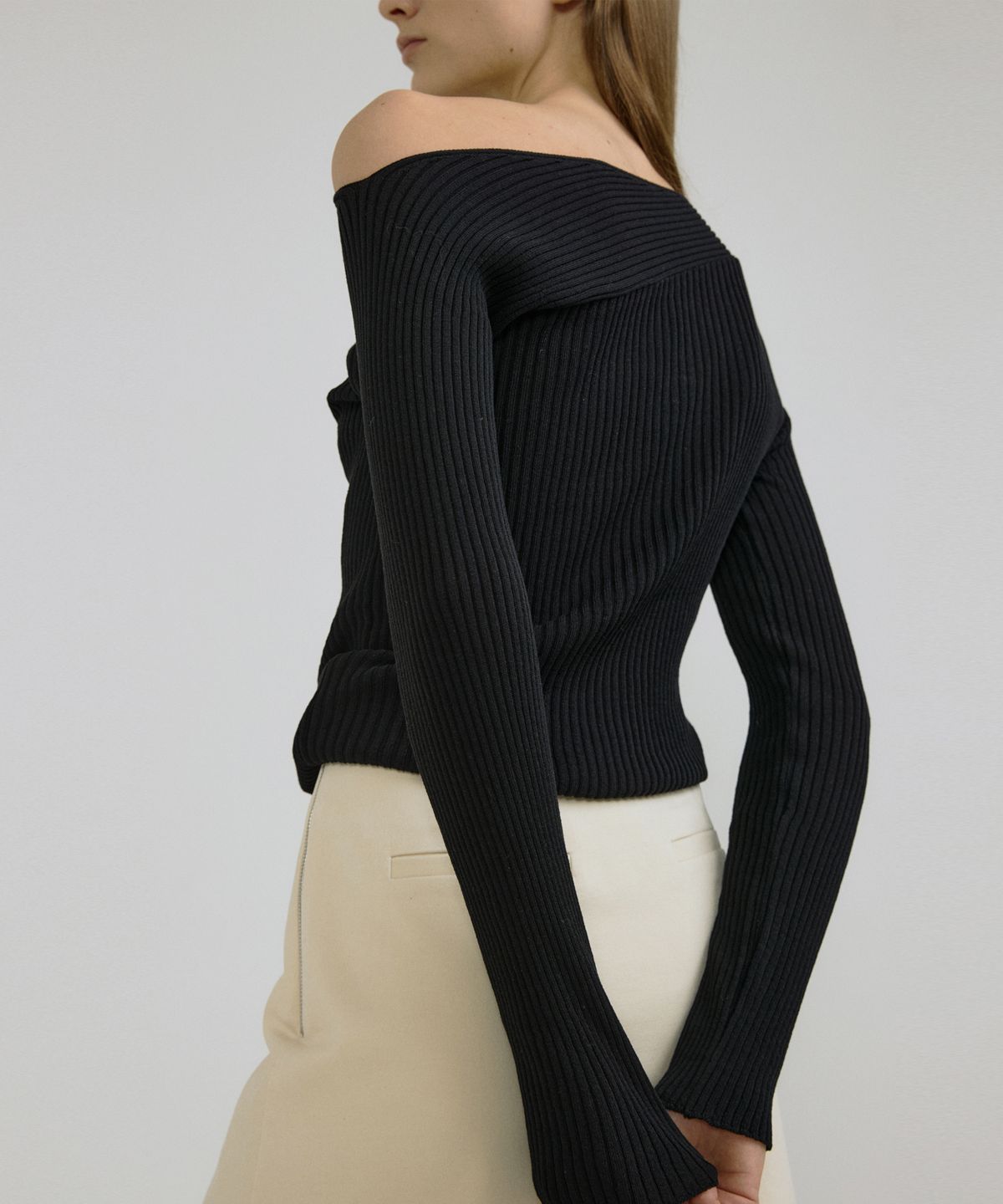 오떼뜨(OCTETTE) ONE SHOULDER KNIT_2COLOR