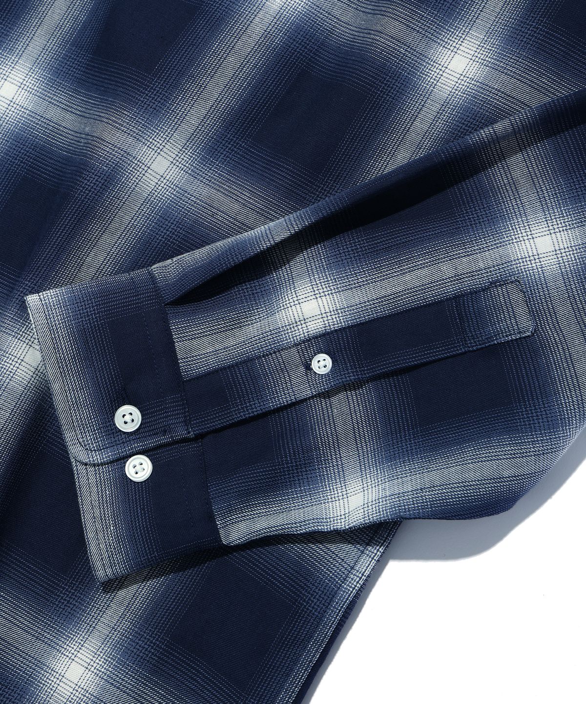 사운즈라이프(SOUNDSLIFE) Ombre Check Shirt Navy