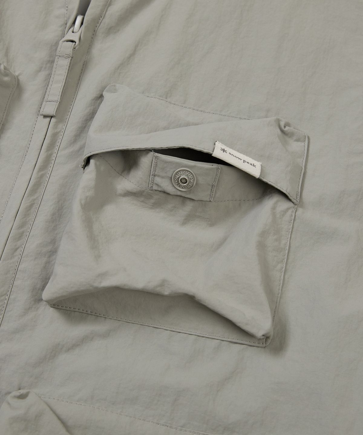 스노우피크 어패럴(SNOWPEAK APPAREL) 캠플 유틸리티 베스트 Fog Gray (S24SMCVE10)