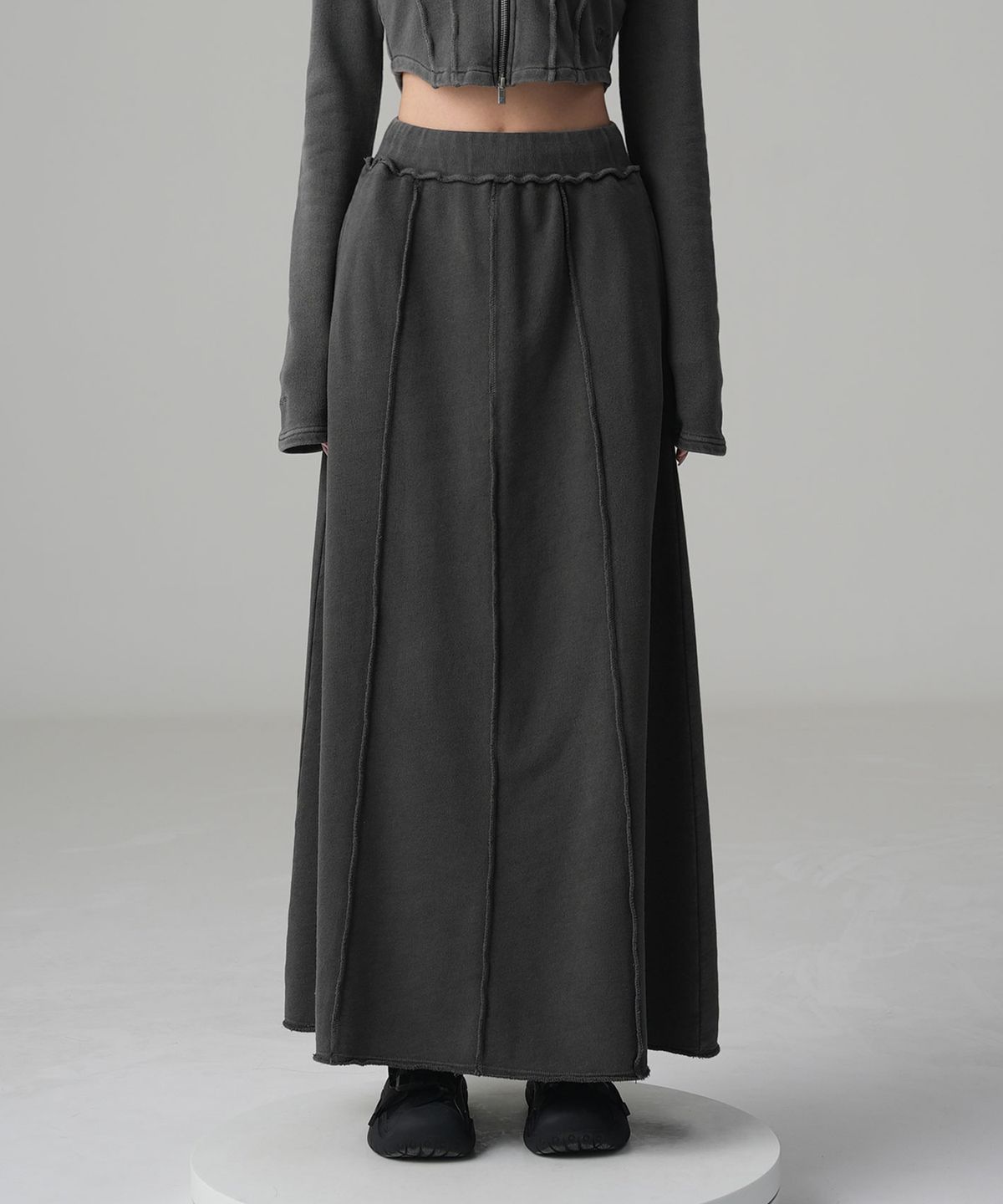 어반드레스(AVANDRESS) 3D Cutting Maxi Skirt - 2COL