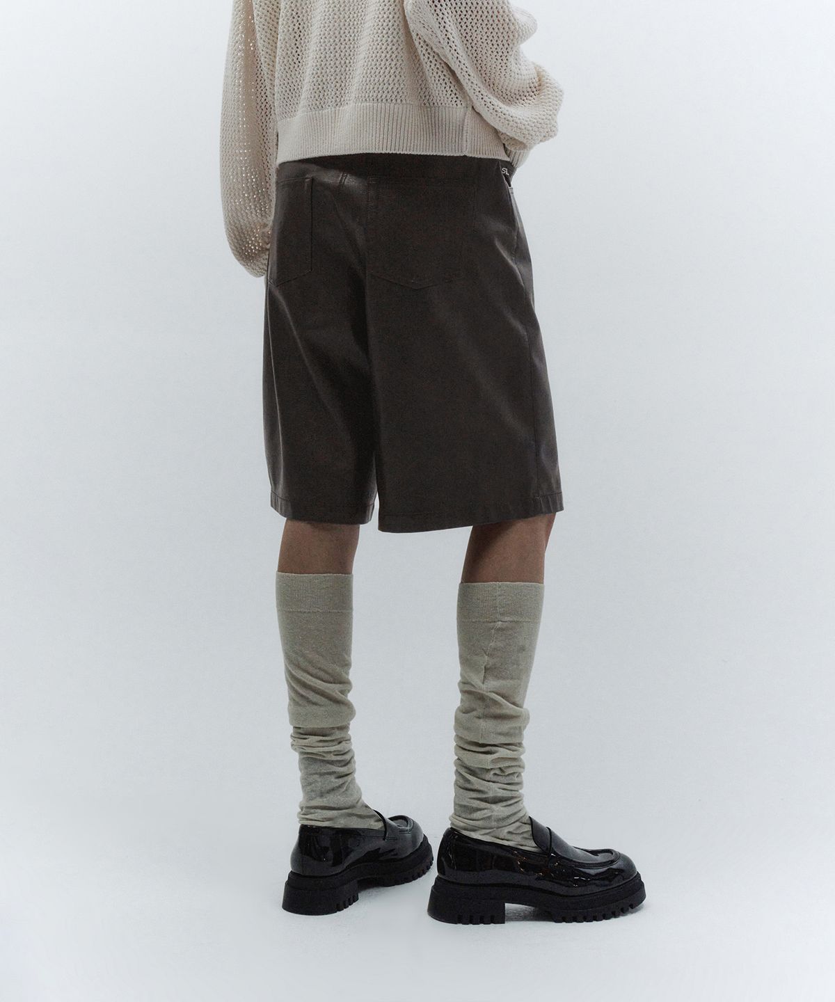 인사일런스 우먼(INSILENCE WOMEN) 포우 레더 버뮤다 팬츠 WASHED BROWN