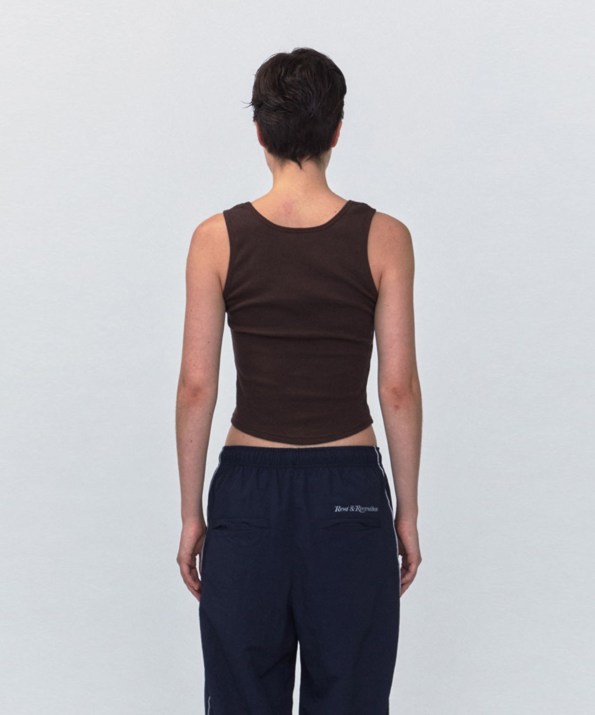 레스트앤레크레이션(REST&RECREATION) RR LOGO SHORT TANK TOP_BROWN