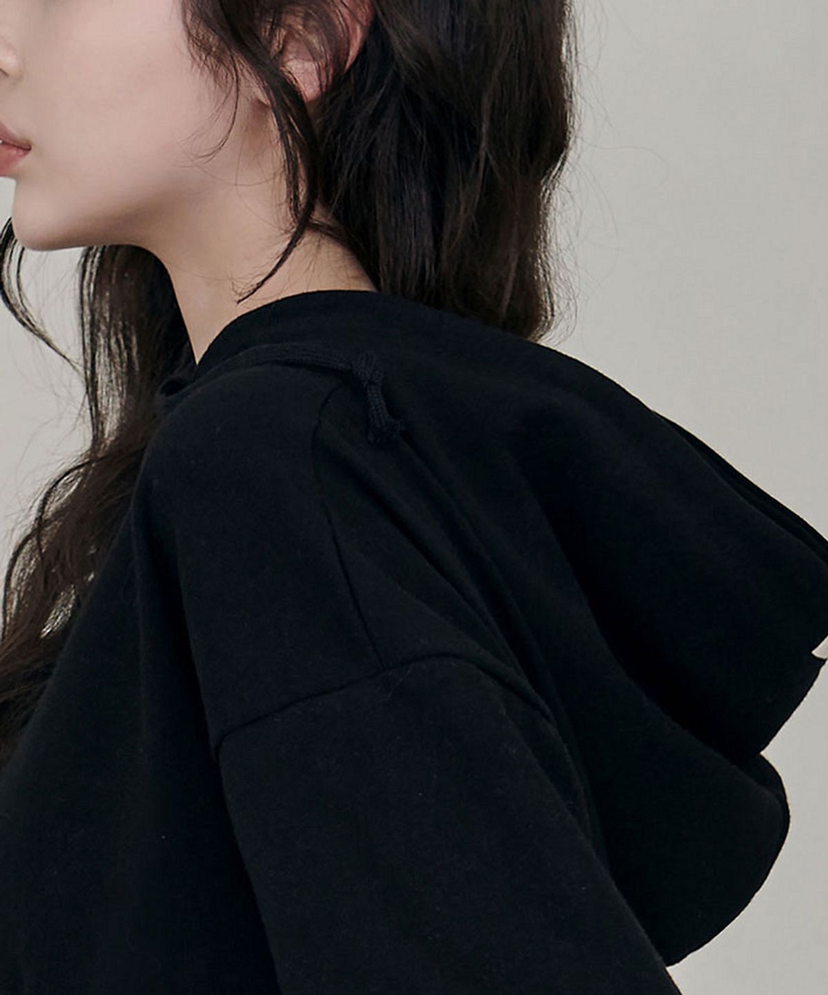 데비웨어(DEVIWEAR) 올데이 크롭 후드티 DEVI-T0099-블랙