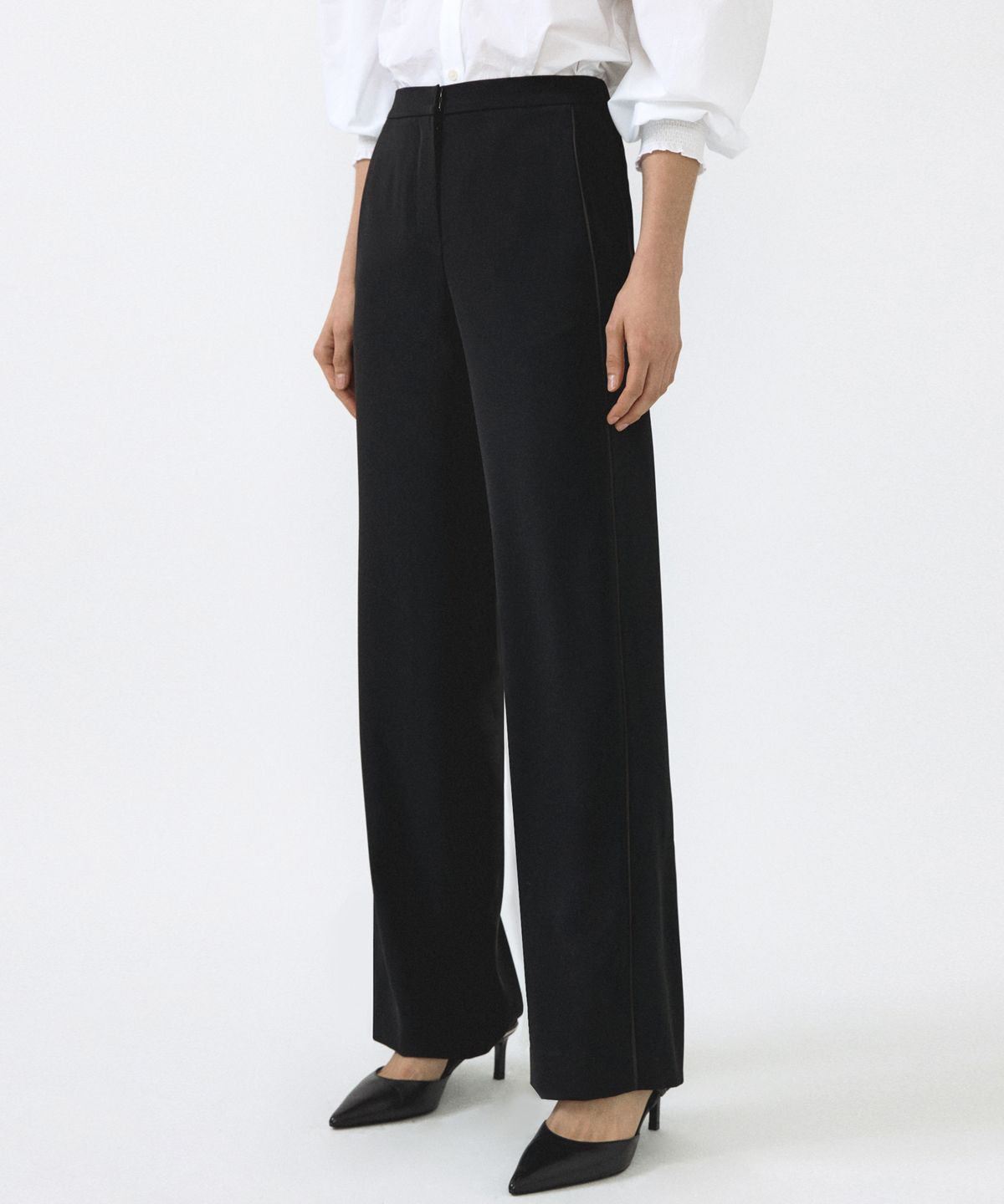 오떼뜨(OCTETTE) SIDE LINE-SEMI PANTS_BLACK