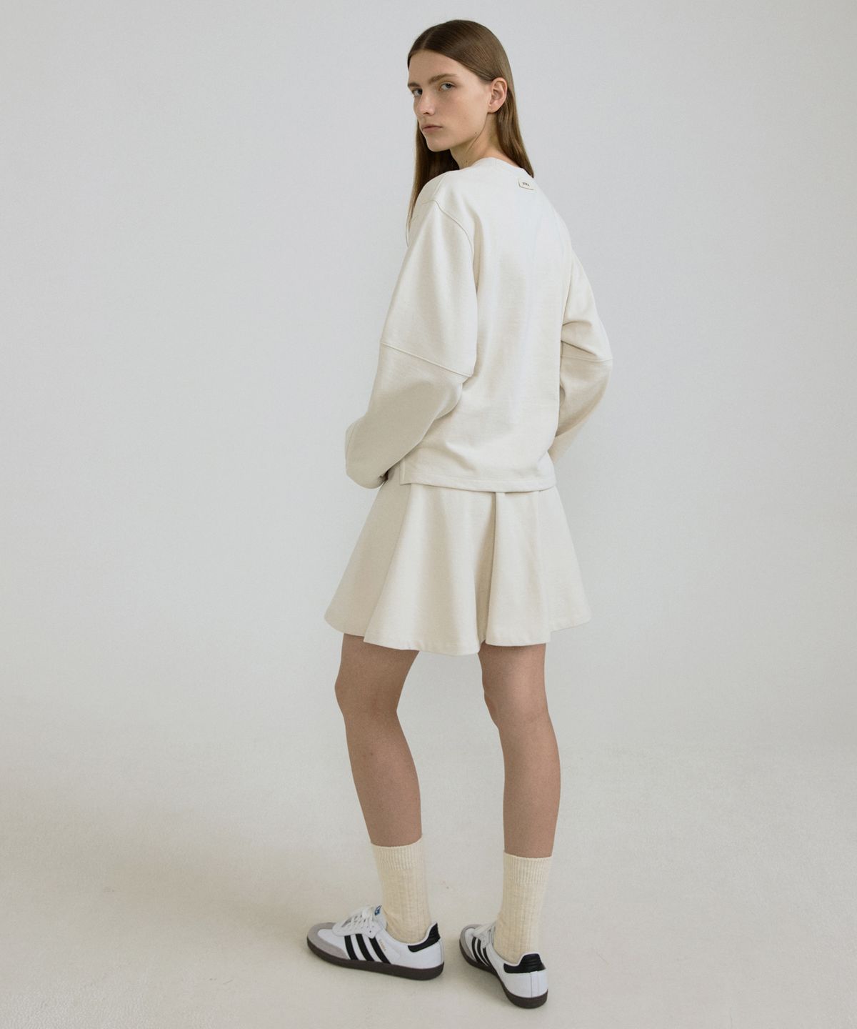 오떼뜨(OCTETTE) ESSENTIAL FLARED SKIRT_2COLOR