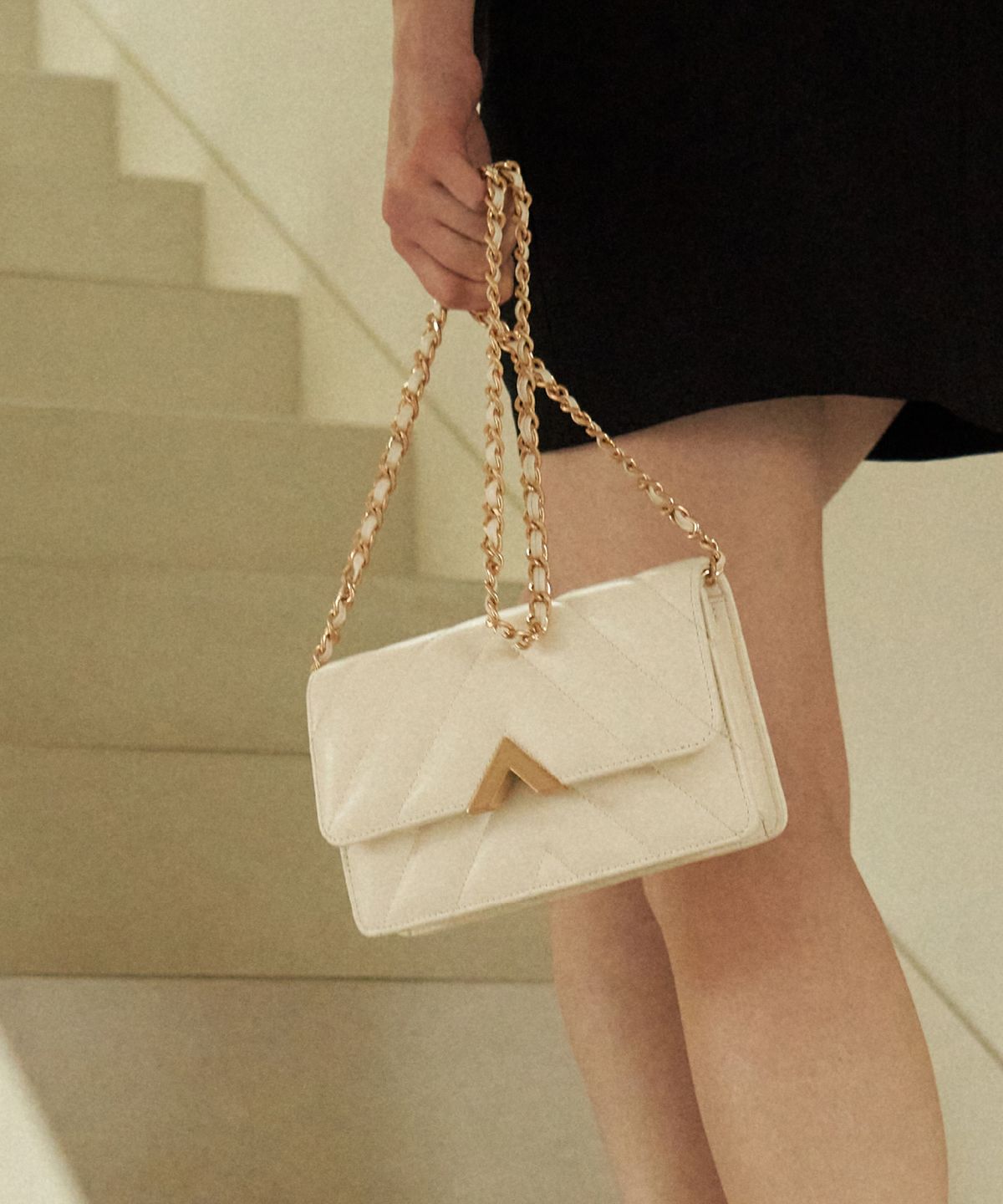 벨류엣(VALLUAT) Selly WOC Chain Mini bag_White Beige