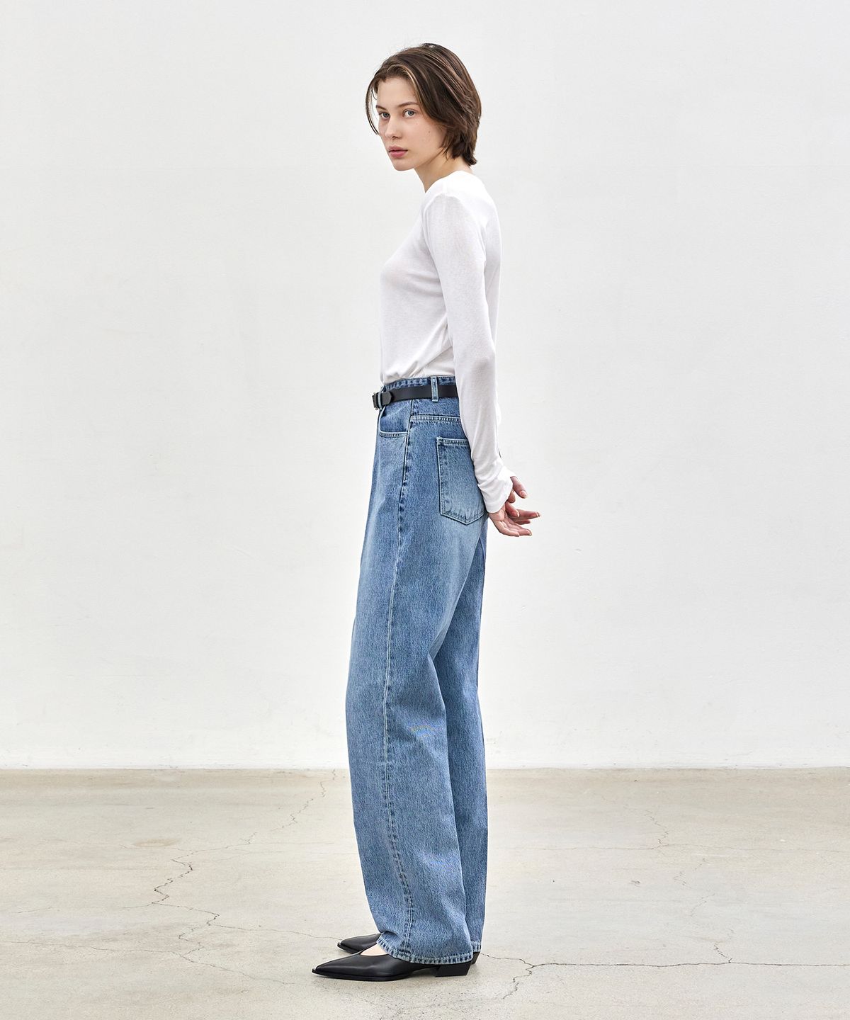 노티아(NOTIA) STRAIGHT MEDIUM BLUE DENIM