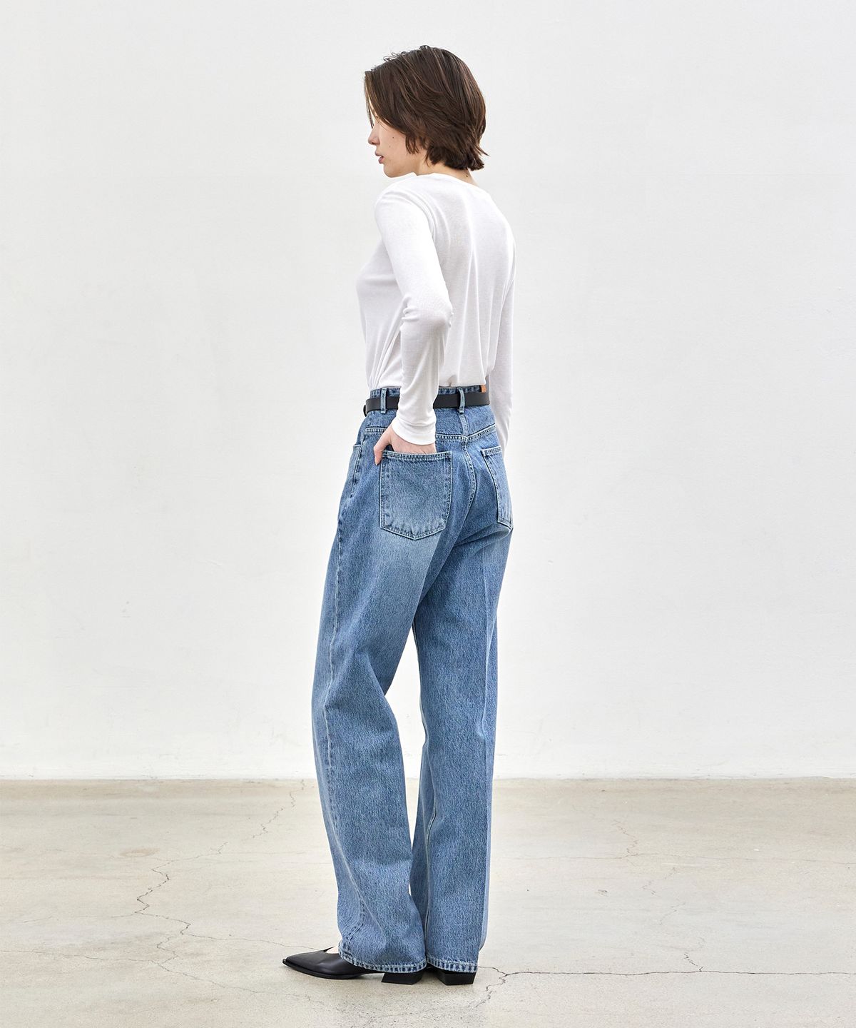 노티아(NOTIA) STRAIGHT MEDIUM BLUE DENIM