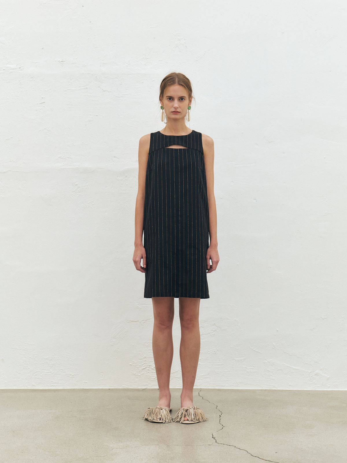 쿠메(KUMÉ) Striped Linen Blend O Ring Dress, Black