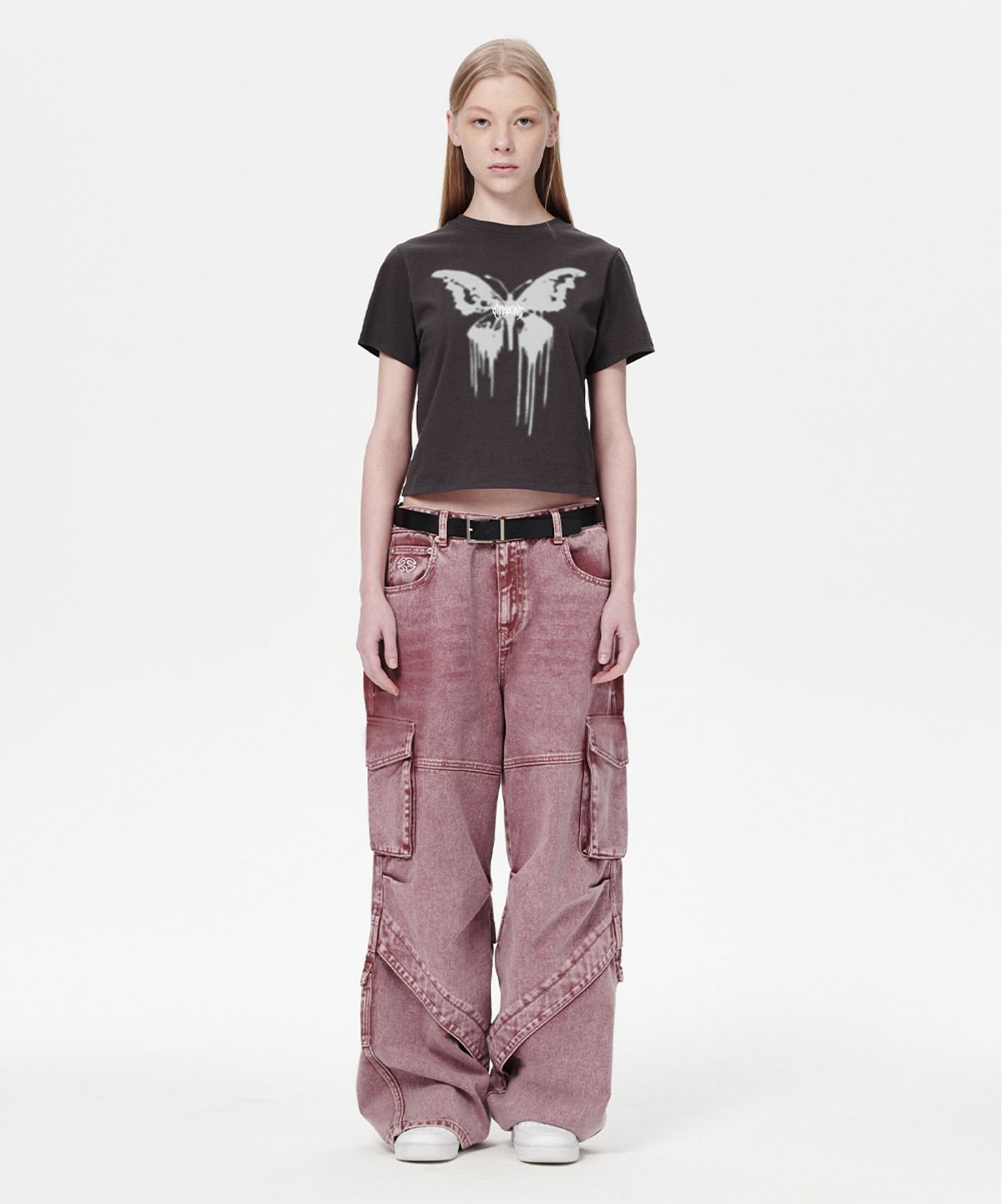마하그리드(MAHAGRID) BUTTERFLY GOTH CROP TEE CHARCOAL(MG2EMFT583A)