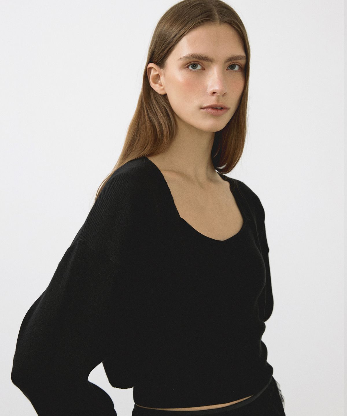 오떼뜨(OCTETTE) HEART NECK SLEEVELESS_4COLOR