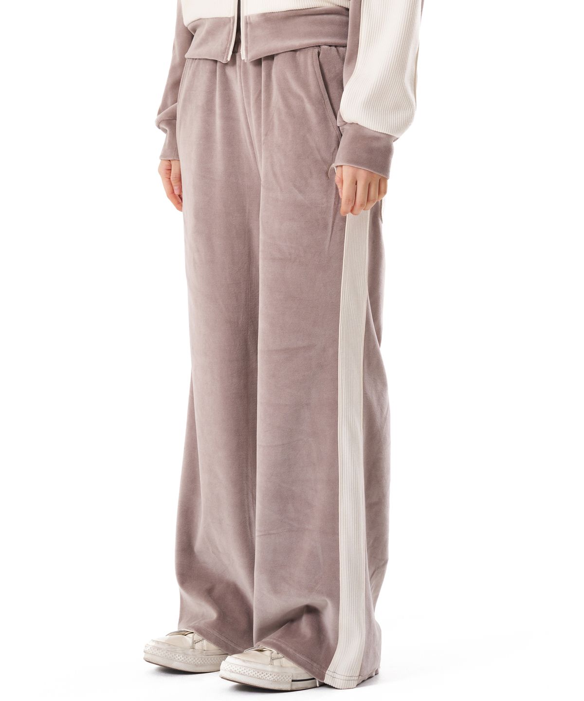 아캄(AAKAM) Western Piping Track Pants (Beige)