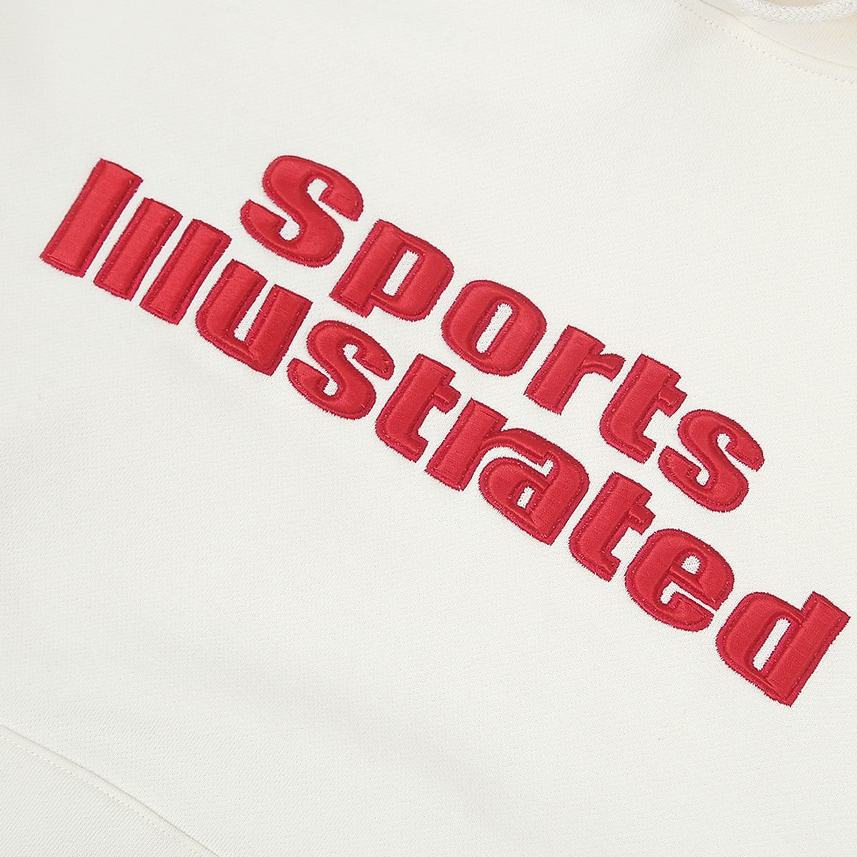 스포츠 일러스트레이티드(SPORTS ILLUSTRATED) BASKETBALL STACKED LOGO HOODIE SHIRT (IVORY)