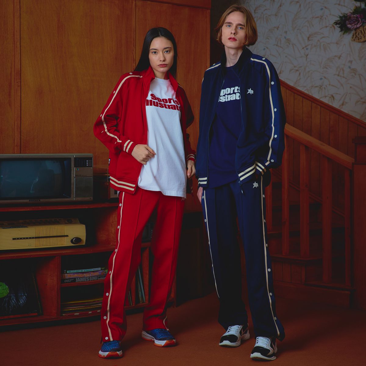 스포츠 일러스트레이티드(SPORTS ILLUSTRATED) BASKETBALL SIDE BUTTON TRACK PANTS (NAVY)
