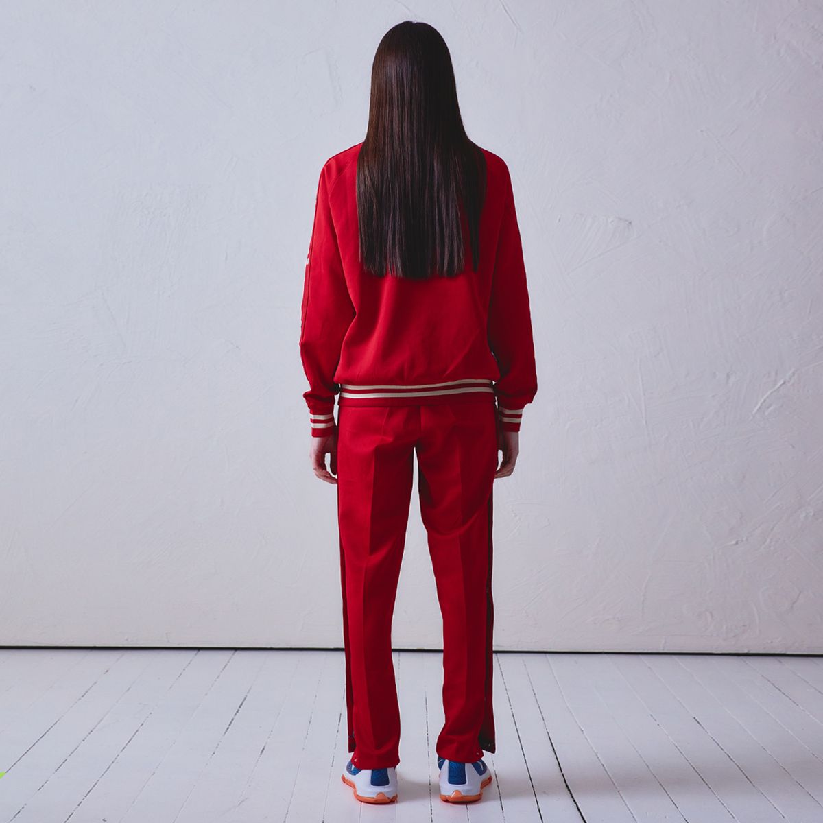 스포츠 일러스트레이티드(SPORTS ILLUSTRATED) BASKETBALL SIDE BUTTON TRACK PANTS (RED)