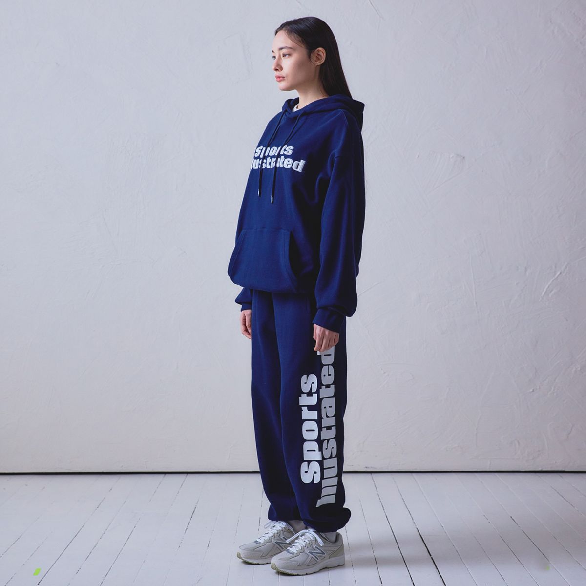 스포츠 일러스트레이티드(SPORTS ILLUSTRATED) BASKETBALL SIDE LOGO JOGGER PANTS (DARK NAVY)