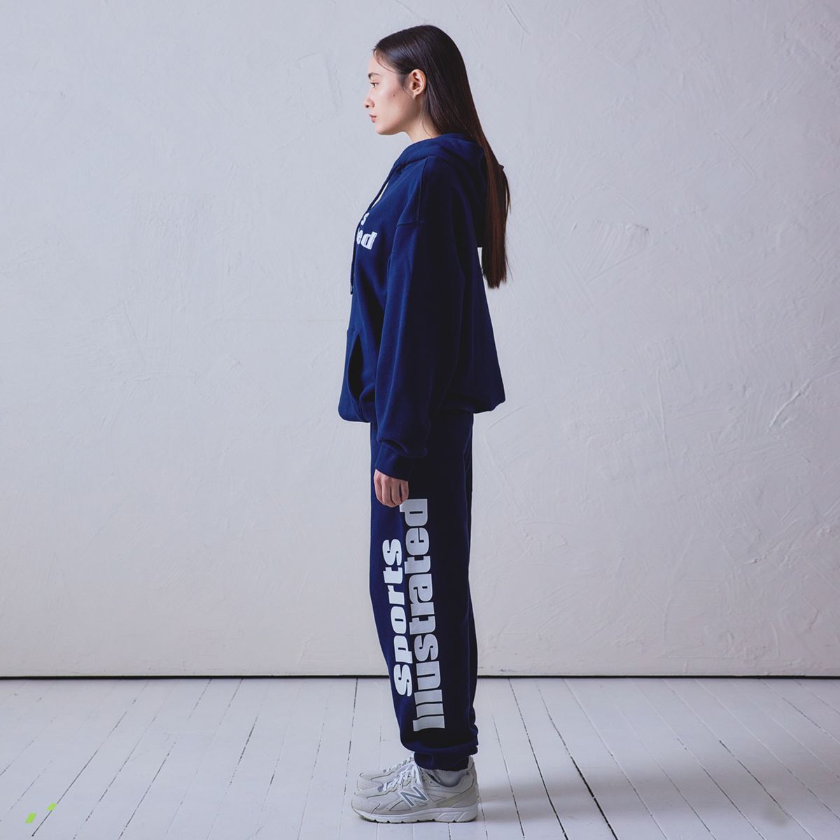스포츠 일러스트레이티드(SPORTS ILLUSTRATED) BASKETBALL SIDE LOGO JOGGER PANTS (DARK NAVY)