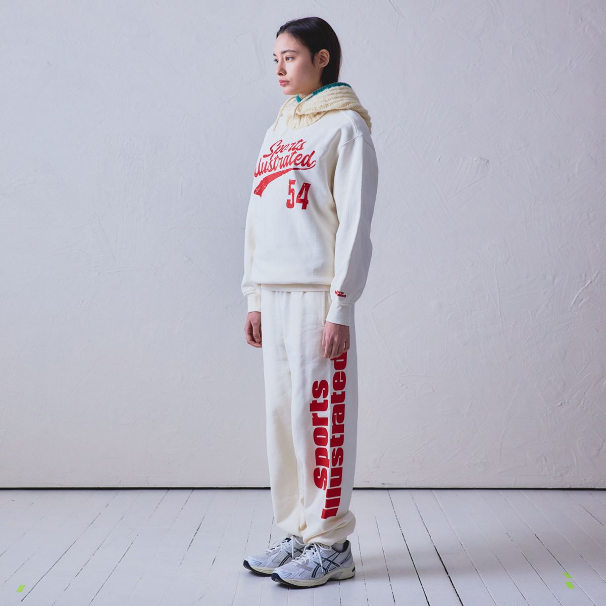 스포츠 일러스트레이티드(SPORTS ILLUSTRATED) BASKETBALL SIDE LOGO JOGGER PANTS (IVORY)