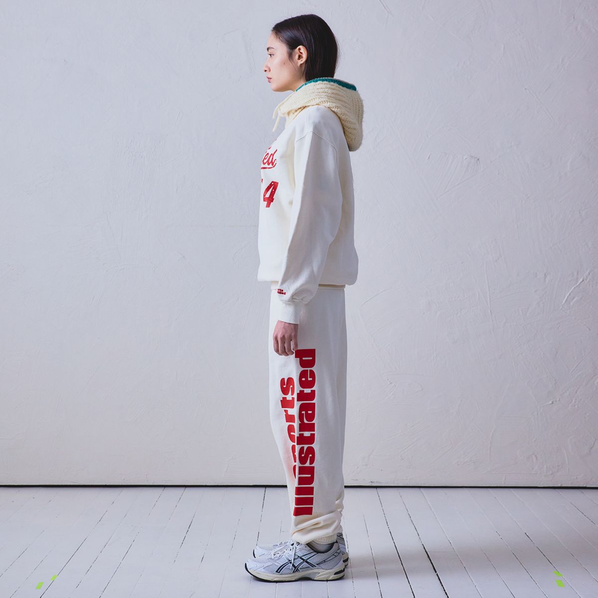 스포츠 일러스트레이티드(SPORTS ILLUSTRATED) BASKETBALL SIDE LOGO JOGGER PANTS (IVORY)